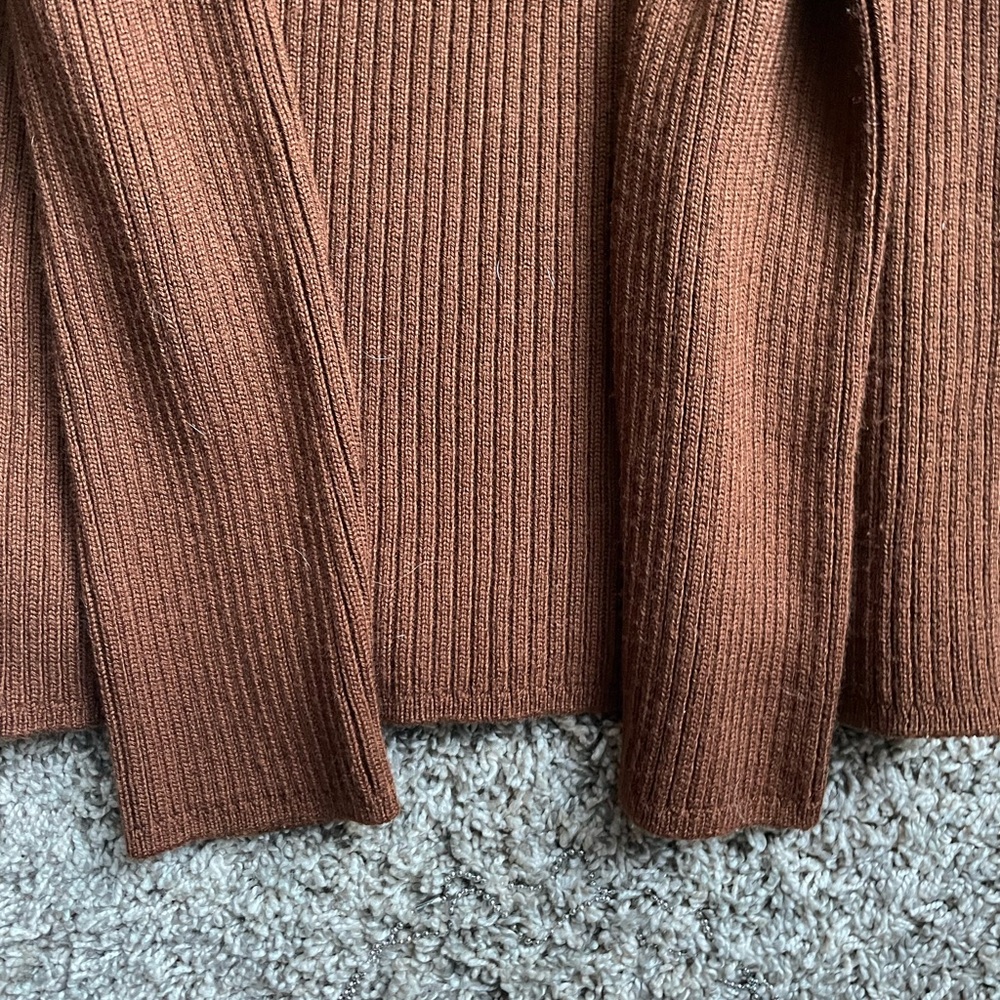 Bogner Vintage Woman’s Sweater in SZ 8/M in gently used condition - Picture 7 of 7